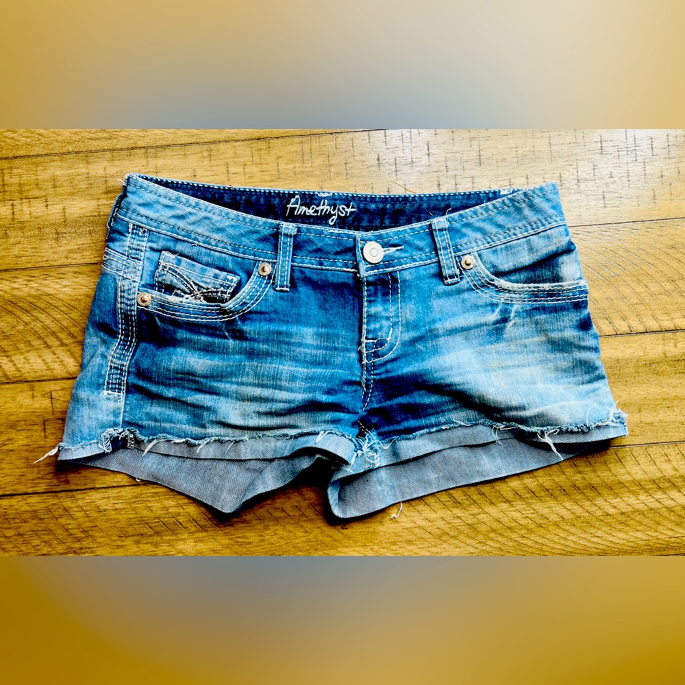 Amethyst Jean Distressed Shorts - Size 5